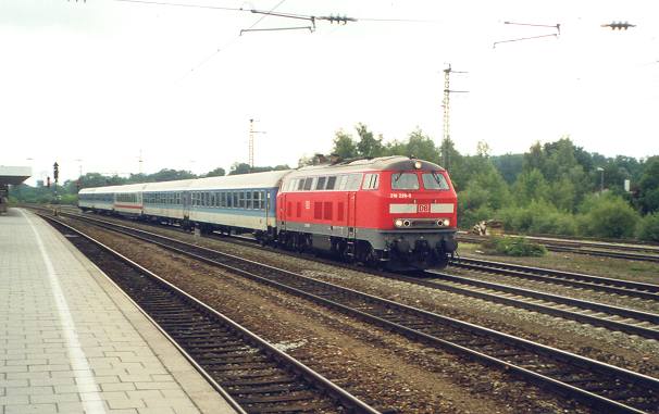 http://www.eisenbahn-im-bild2.de/Bilder/Voll/218_3/19561_218-228.jpg