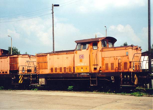  344 063