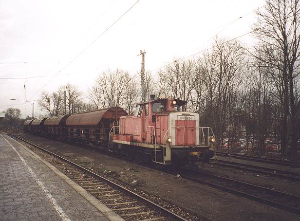  364 882