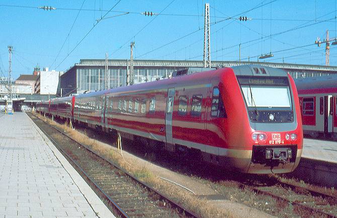  612 079