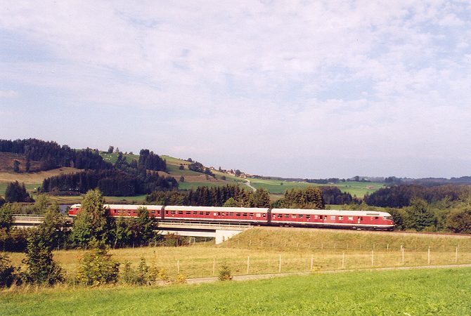 http://www.eisenbahn-im-bild2.de/Bilder/Voll/612_2/23217_612-506.jpg